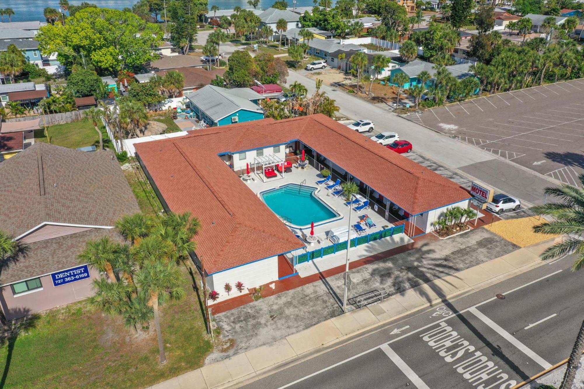 Sun Island Motel เซนต์พีทบีช ภายนอก รูปภาพ